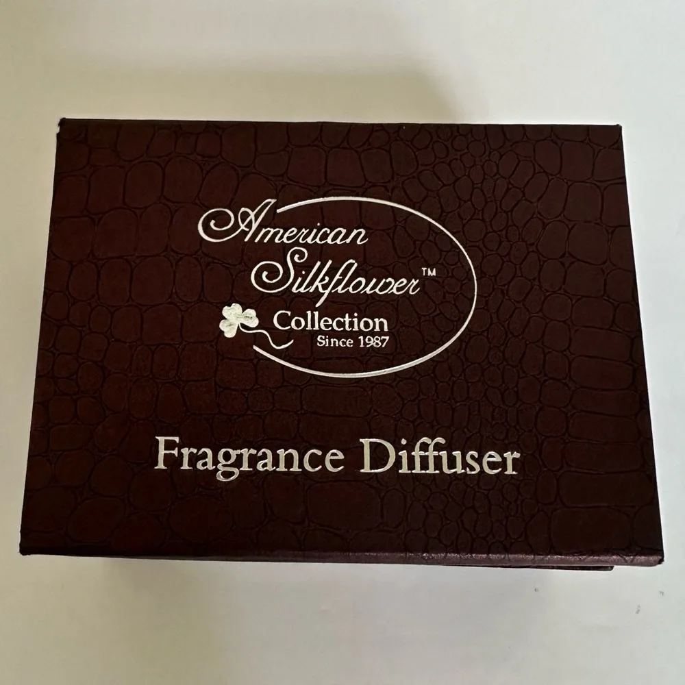 NWT - American Silkflower Fragrance Diffuser